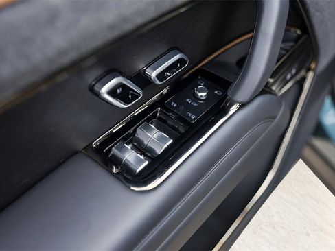 Used 2025 Land Rover Range Rover Sport Dynamic SE image 27