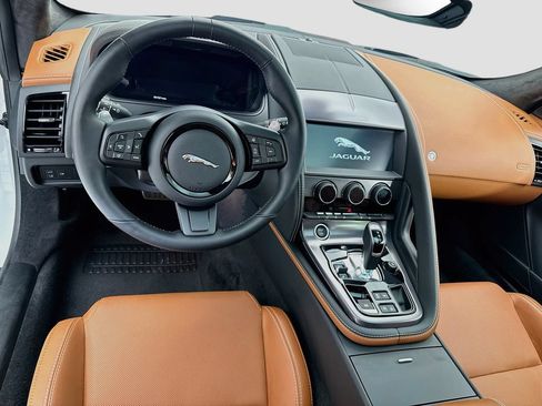 Used 2024 Jaguar F-TYPE Coupe AWD image 10