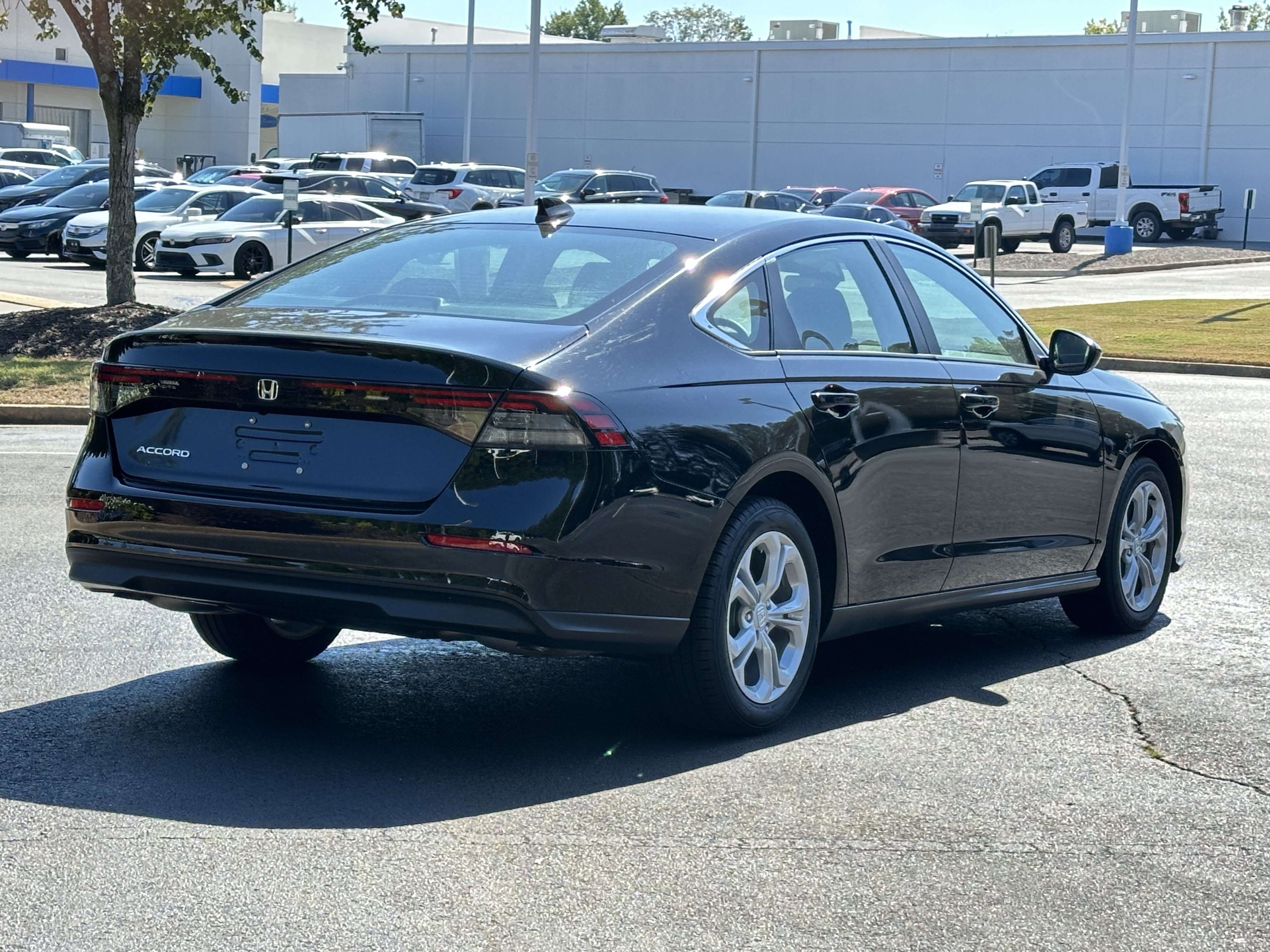 Certified 2025 Honda Accord LX image 11