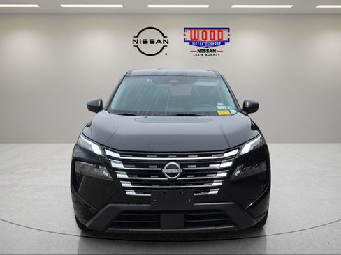 Used 2024 Nissan Rogue S AWD/4WD image 6