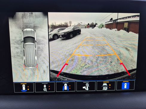 Used 2024 GMC Yukon XL AT4 image 27