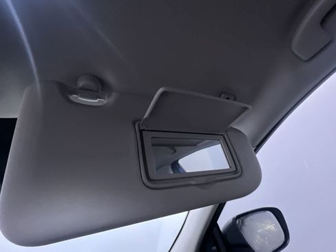 Used 2022 Nissan Rogue Sport S image 33