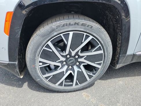 New 2025 Jeep Wagoneer S Limited image 13