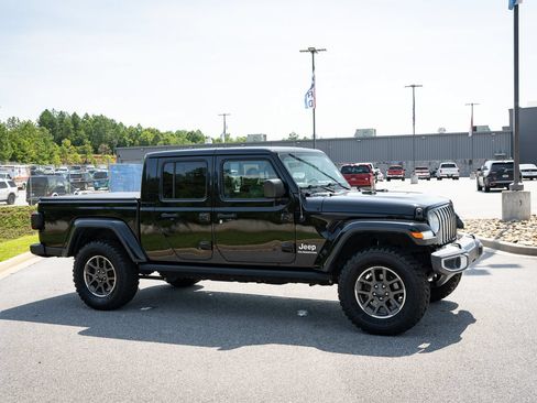 Used 2020 Jeep Gladiator Overland AWD/4WD image 12