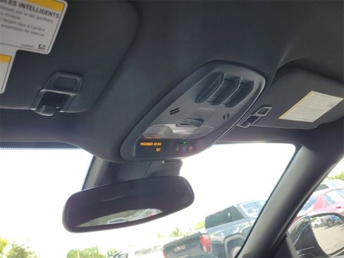 New 2025 Buick Envista Avenir image 27