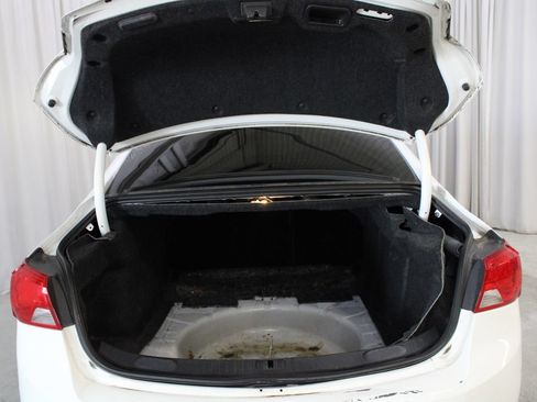 Used 2018 Chevrolet Impala LT FWD image 30