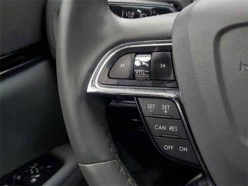 Used 2022 Lincoln Nautilus Reserve image 22