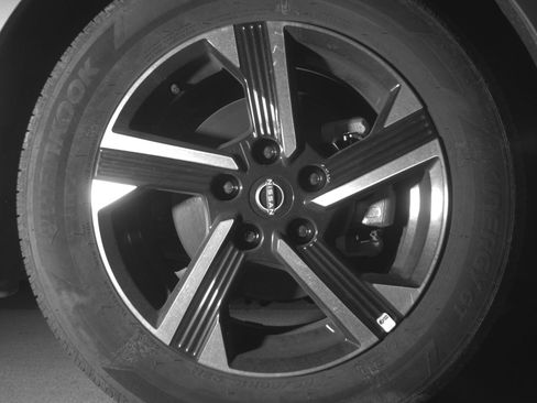 Used 2025 Nissan Sentra SV FWD image 13