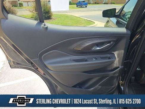 Used 2022 GMC Terrain SLT w/ Infotainment Package II AWD/4WD image 24