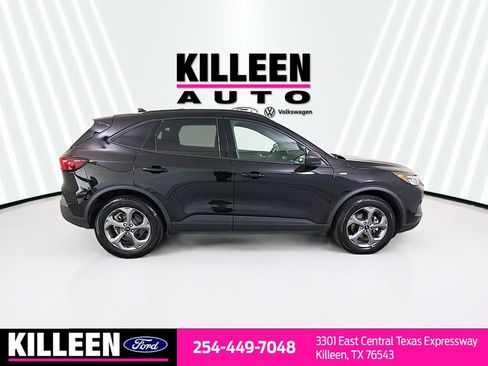 Certified 2025 Ford Escape ST-Line AWD/4WD image 10