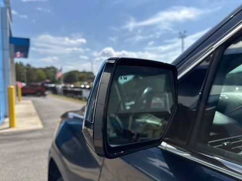 Certified 2020 Chevrolet Suburban Premier w/ Premier 6.2L Value Package image 7