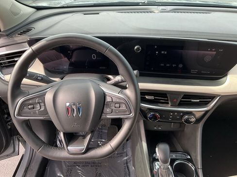 Used 2024 Buick Encore GX Sport Touring image 5