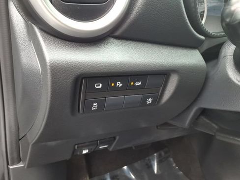 Used 2024 Nissan Versa S FWD image 12
