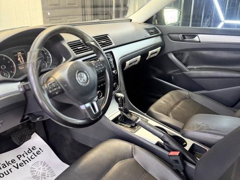 Used 2013 Volkswagen Passat 2.5 SE FWD image 23