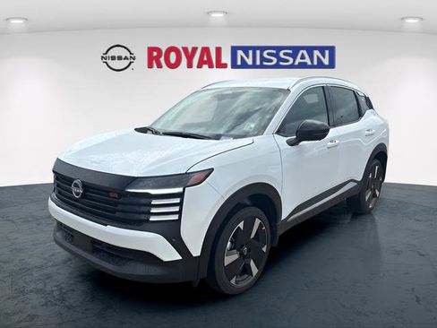 New 2026 Nissan Kicks SR FWD image 3
