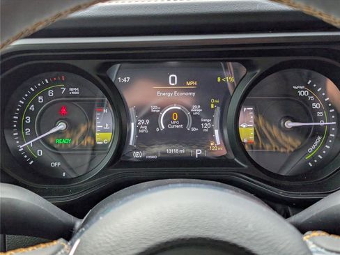 Used 2024 Jeep Wrangler Sahara image 31
