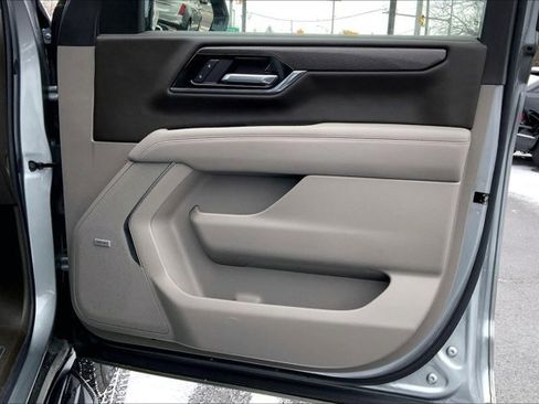 Used 2025 GMC Yukon Elevation image 23