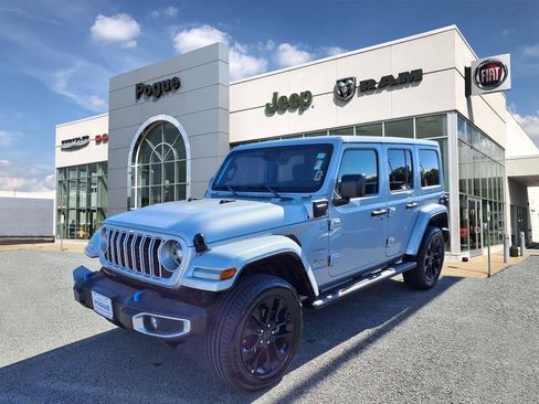 Used 2024 Jeep Wrangler Unlimited Sahara image 4