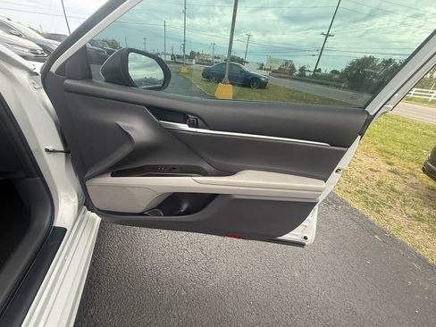 Used 2023 Toyota Camry SE image 22