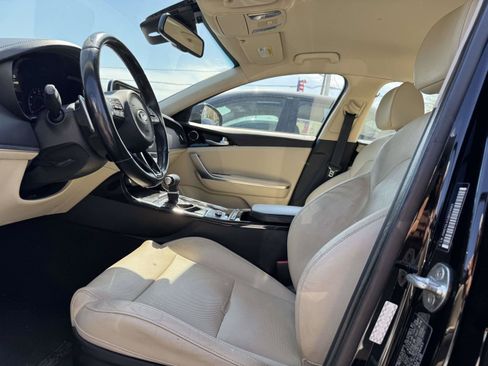 Used 2018 Kia Stinger RWD image 12