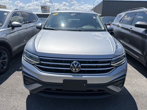 Used 2024 Volkswagen Tiguan SE w/ Panoramic Sunroof Package AWD/4WD image 3