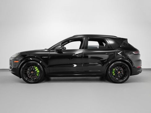 Certified 2026 Porsche Cayenne S AWD/4WD image 2
