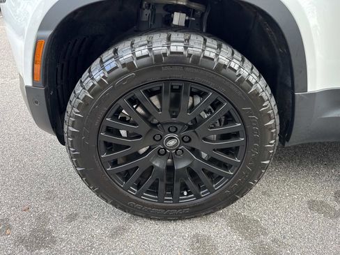 Used 2024 Land Rover Defender 110 S image 10