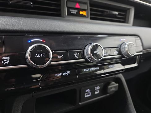 Used 2023 Honda Pilot Touring image 19