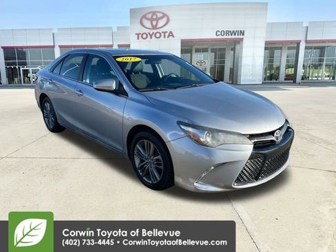 Used 2017 Toyota Camry SE w/ Moonroof Package image 1