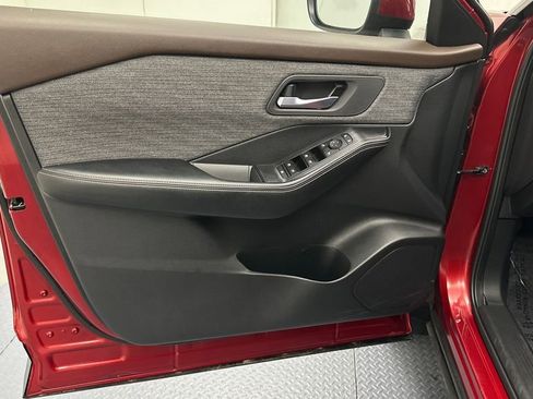 Certified 2021 Nissan Rogue SV image 14