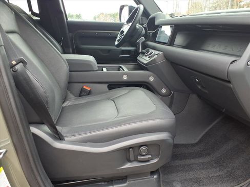 Certified 2023 Land Rover Defender 110 X-Dynamic SE image 3