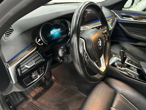 Used 2019 BMW 530e w/ Convenience Package RWD image 15