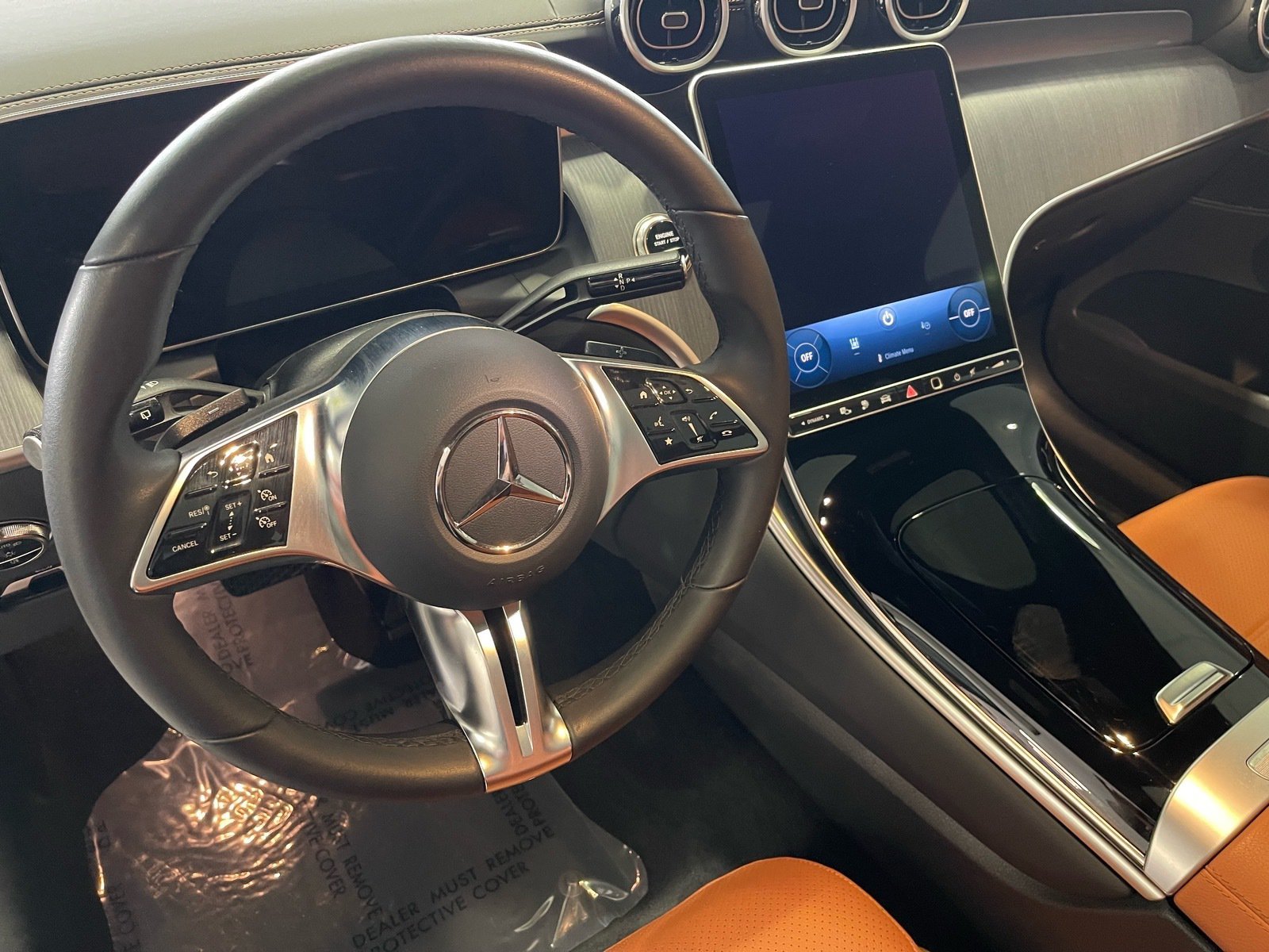 Used 2025 Mercedes-Benz GLC 350e 4MATIC image 28