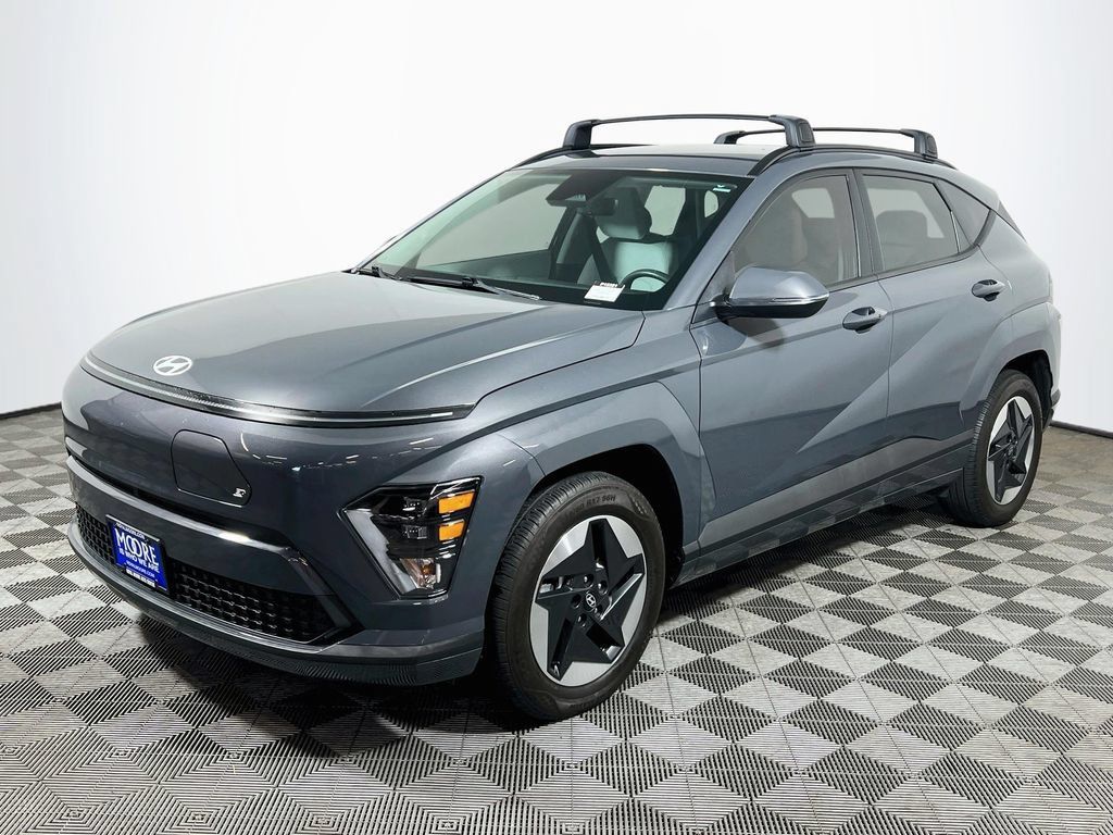 Used 2024 Hyundai Kona SEL FWD image 3