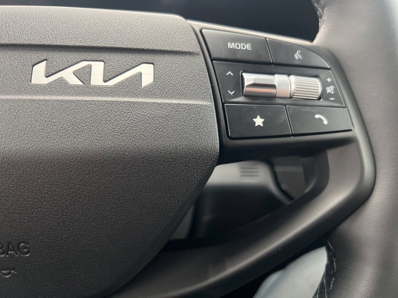 New 2026 Kia Sportage SX FWD image 24
