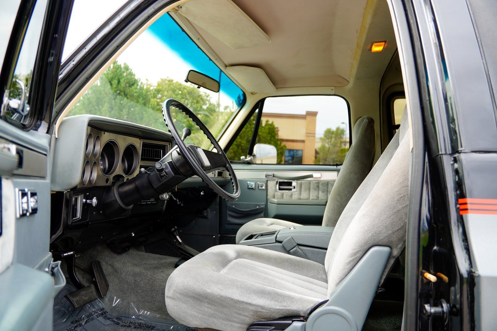 Used 1987 Chevrolet Blazer 4WD image 10