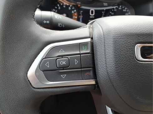 Used 2025 Jeep Compass Limited AWD/4WD image 19