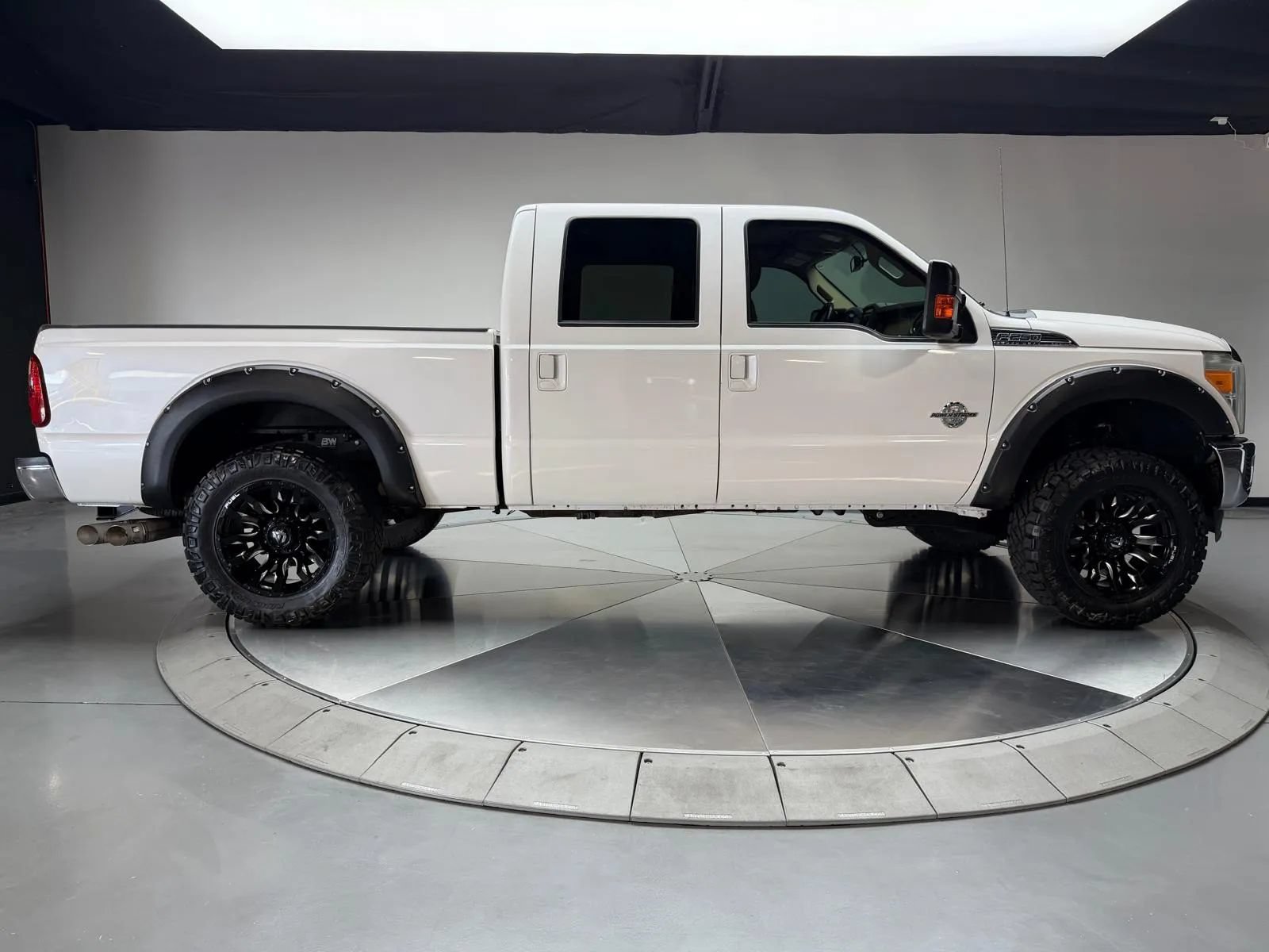 Used 2014 Ford F250 Lariat w/ Lariat Ultimate Package AWD/4WD image 4