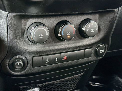 Used 2017 Jeep Wrangler Sport w/ Quick Order Package 24S AWD/4WD image 20