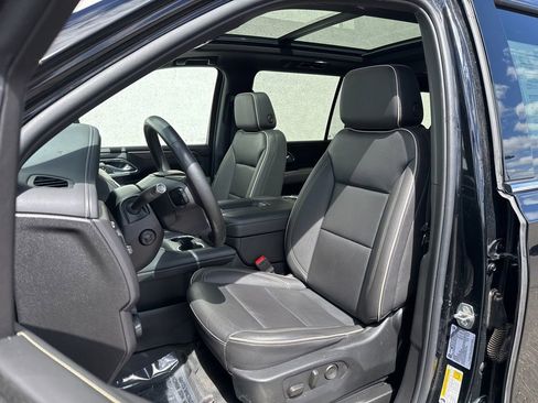 Used 2024 Chevrolet Suburban Premier AWD/4WD image 10