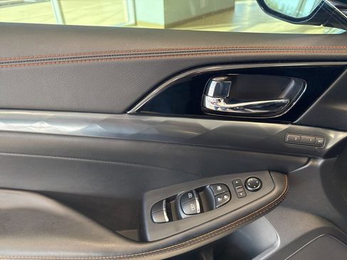 Used 2023 Nissan Maxima SR w/ Sport Mat Group image 11