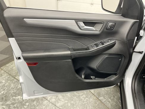 Certified 2025 Ford Escape Platinum image 13