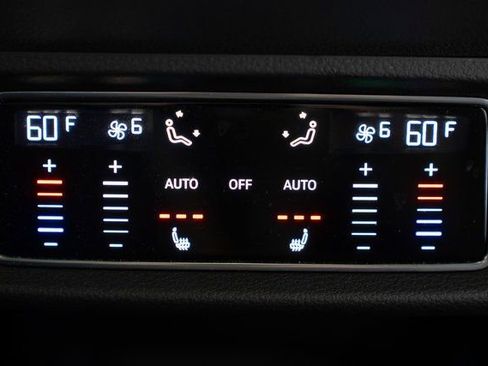 Used 2022 Audi e-tron S Prestige AWD/4WD image 19
