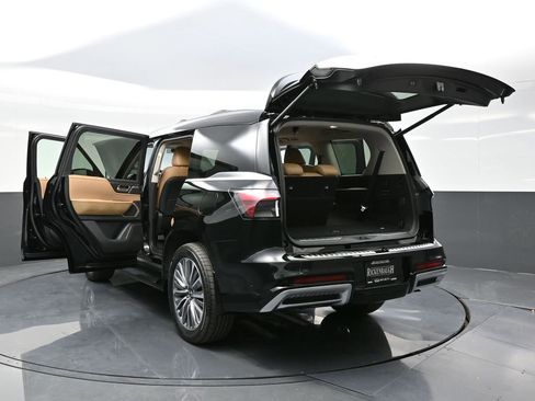 Used 2025 INFINITI QX80 Luxe image 28