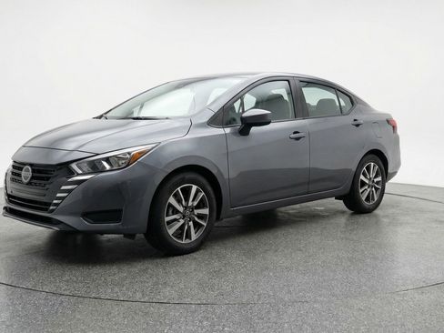 Used 2025 Nissan Versa SV FWD image 3