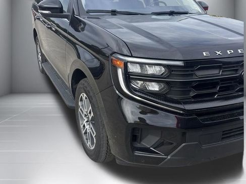 Used 2025 Ford Expedition Active AWD/4WD image 11