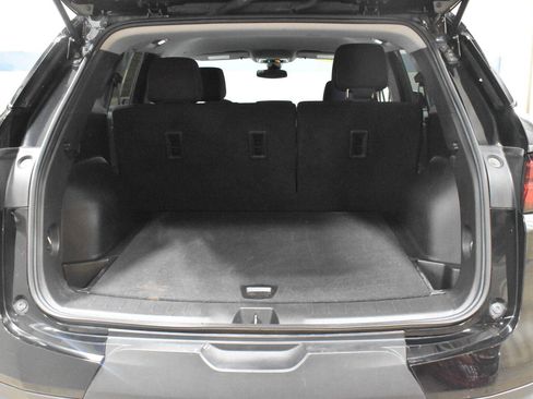 Used 2025 Chevrolet Blazer LT FWD image 21