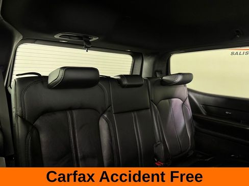 Used 2024 Jeep Wagoneer 2WD image 3