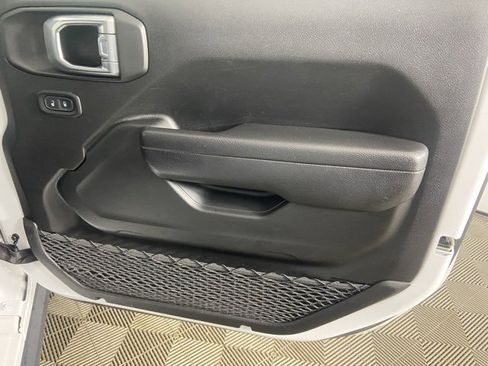 Used 2022 Jeep Wrangler Unlimited Rubicon image 11