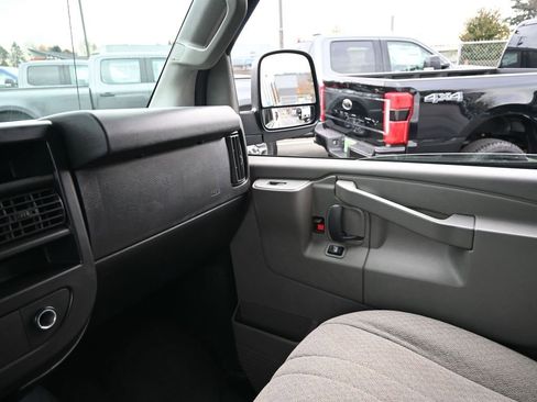 Used 2020 Chevrolet Express 3500 LT w/ LT Preferred Equipment Group image 15